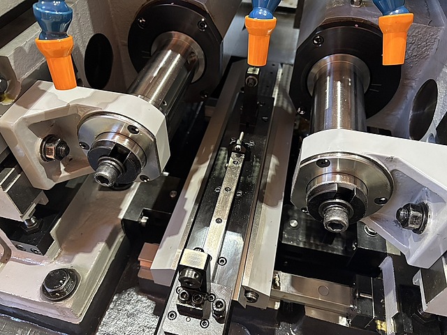 H019636 ＮＣ転造盤 ツガミ R7NC_3