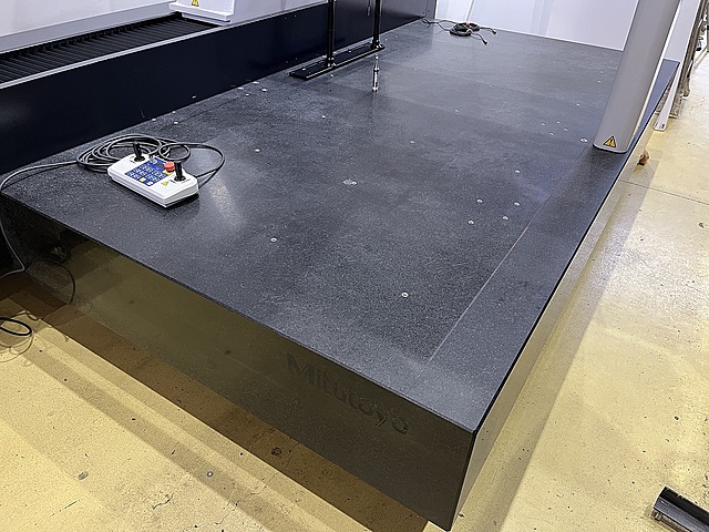 C181718 三次元測定機 ミツトヨ Crysta-Apex S122010_4