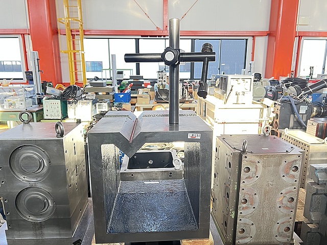 C182069 V付桝形ブロック --_0