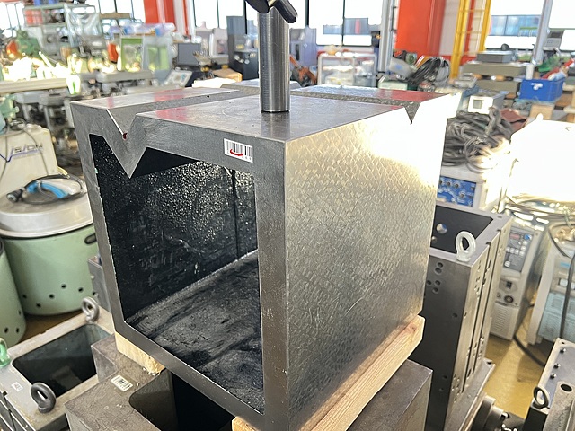 C182069 V付桝形ブロック --_3