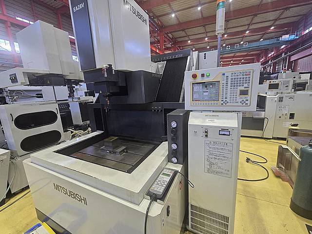 P009090 ＮＣ放電加工機 三菱電機 EA28VM_1