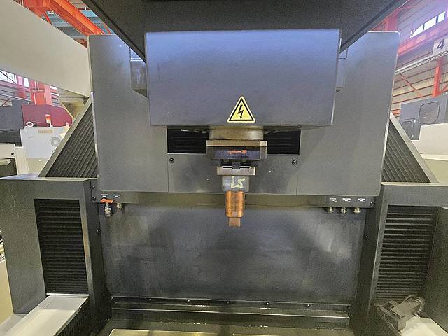 P009090 ＮＣ放電加工機 三菱電機 EA28VM_5