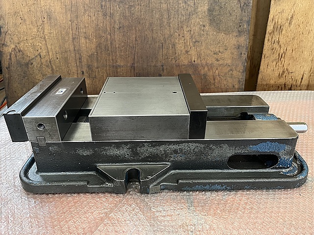 C182567 精密マシンバイス ナベヤ LT-80_0