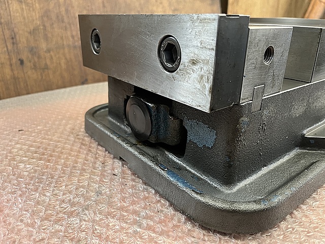 C182567 精密マシンバイス ナベヤ LT-80_4