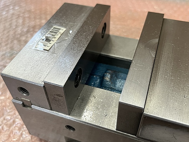 C181956 ロックタイト精密マシンバイス ナベヤ LT40MC_1