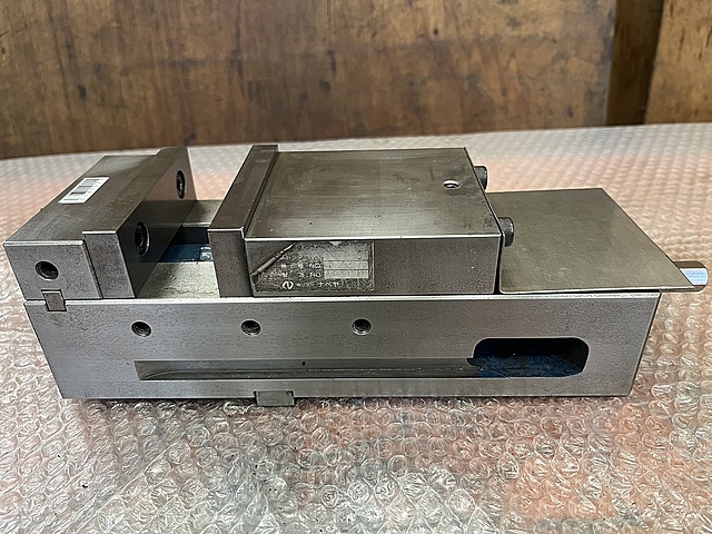 C181957 ロックタイト精密マシンバイス ナベヤ LT40MC_0