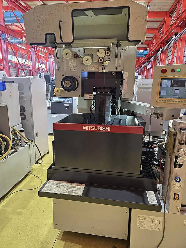 P009095 ＮＣワイヤーカット 三菱電機 BA8