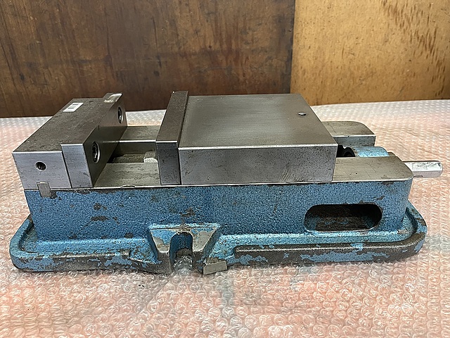 C182566 ロックタイト精密マシンバイス ナベヤ LT-60