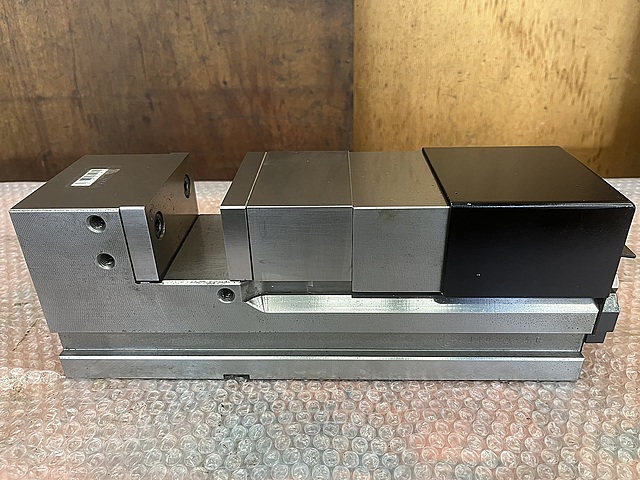 C183147 治具マシンバイス 津田駒 VJ-100