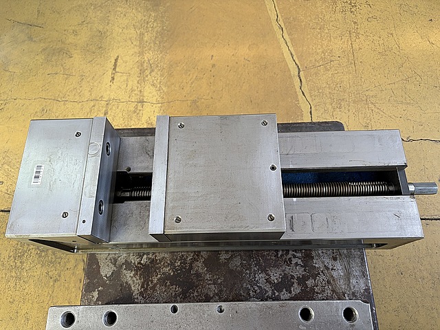 C181421 ロックタイトマシンバイス ナベヤ 175