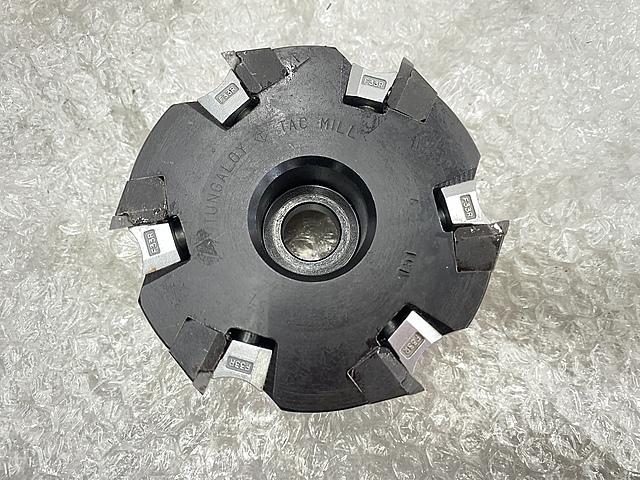 C183709 フェイスミルカッター タンガロイ TSE3004RIA_2
