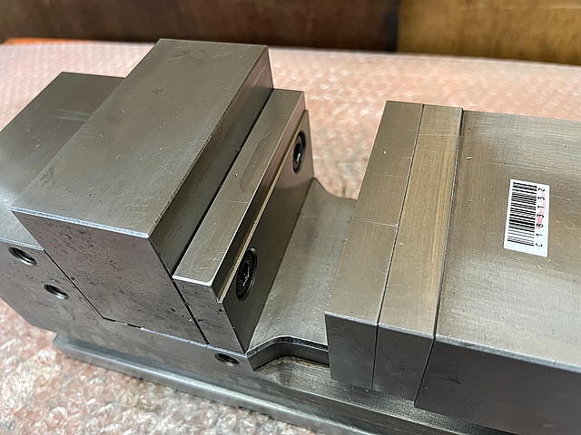 C183132 治具マシンバイス 津田駒 VJ-100_1