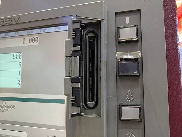 P008757 立型マシニングセンター OKK VM5Ⅲ_11