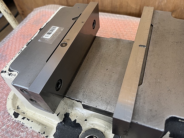 C183224 マシンバイス 津田駒 VG-200_1