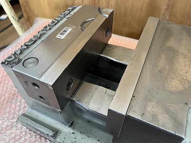 C183260 油圧バイス 津田駒 VH-200_1