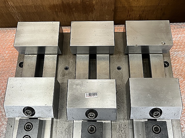 C182081 並列3連バイス JAM_1