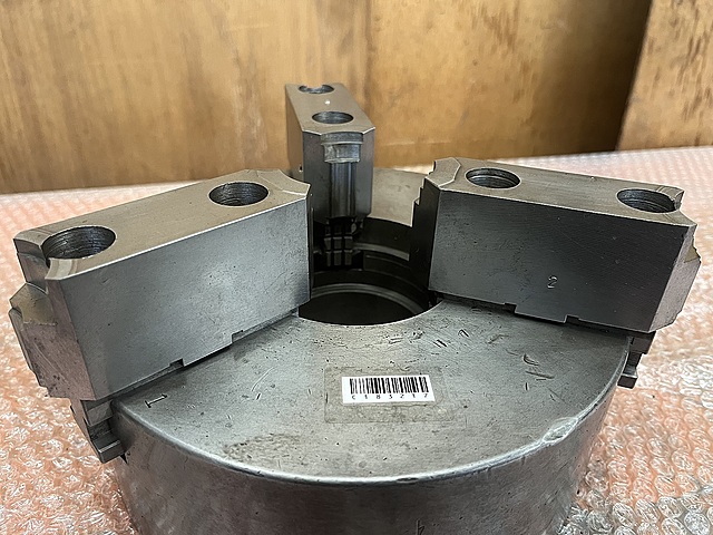 C183217 スクロールチャック -- 9吋_2