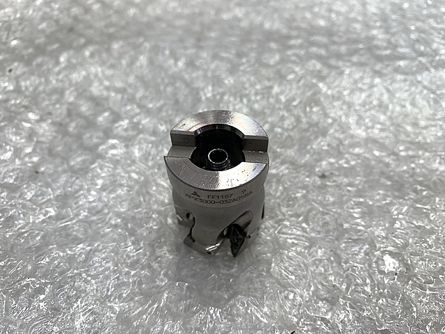 C184117 フェイスミル 三菱マテリアル APX3000-032A05RA