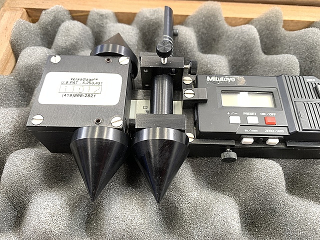 C184212 デジタル穴ピッチノギス ミツトヨ_1