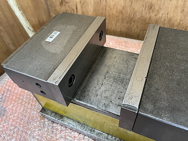 C184207 油圧バイス 津田駒 VZ-175_1