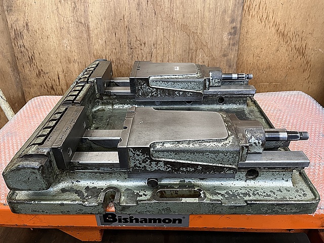 C182254 並列２連油圧バイス 武田機械