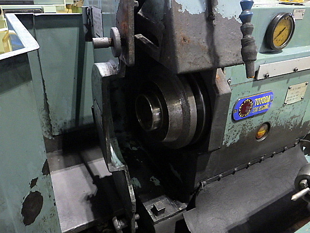 H019738 円筒研削盤 豊田工機 GOP32×50_4