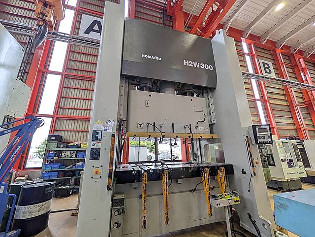 P008552 サーボプレス コマツ H2W300