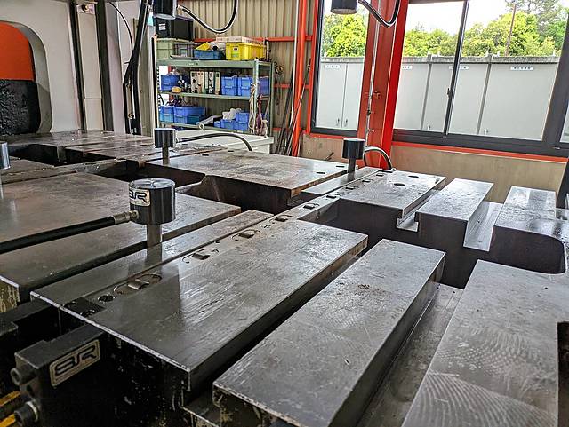 P008552 サーボプレス コマツ H2W300_7