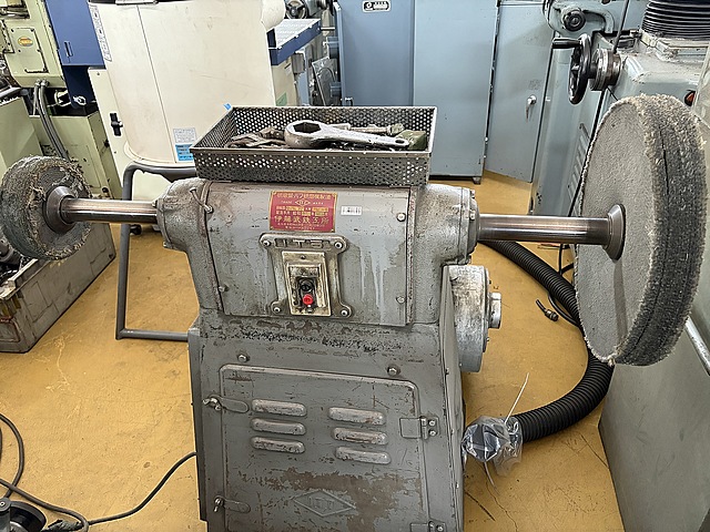 C173138 バフ研磨機 伊藤武鉄工所