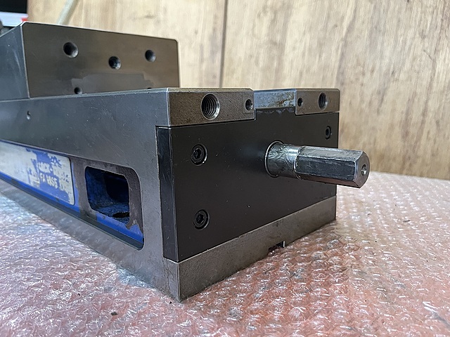 C181421 ロックタイトマシンバイス ナベヤ 175_5