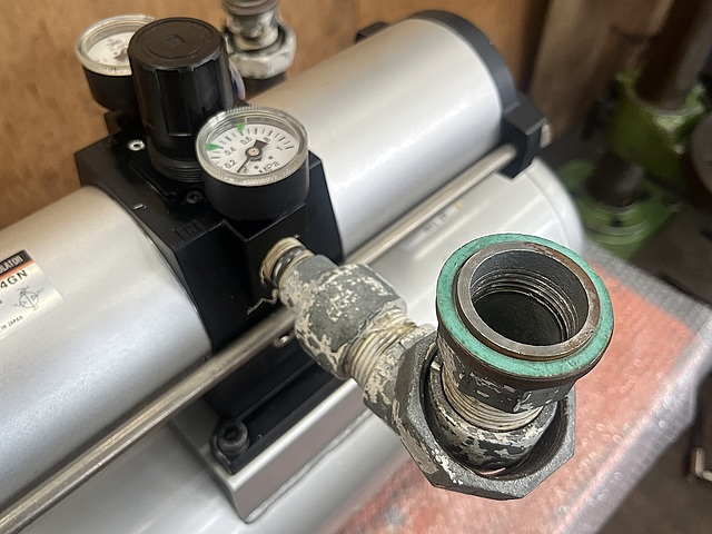 C183003 サブタンク SMC VBAT20A_2