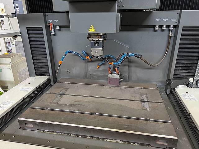P009256 ＮＣ放電加工機 三菱電機 EA12VM_1