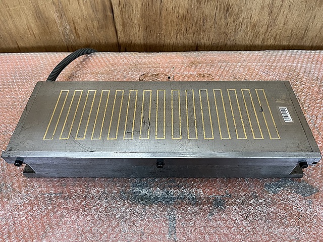 A119446 電磁チャック --_1