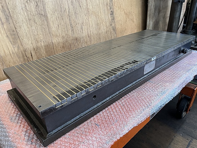 C185922 電磁チャック -- FA300×900_2