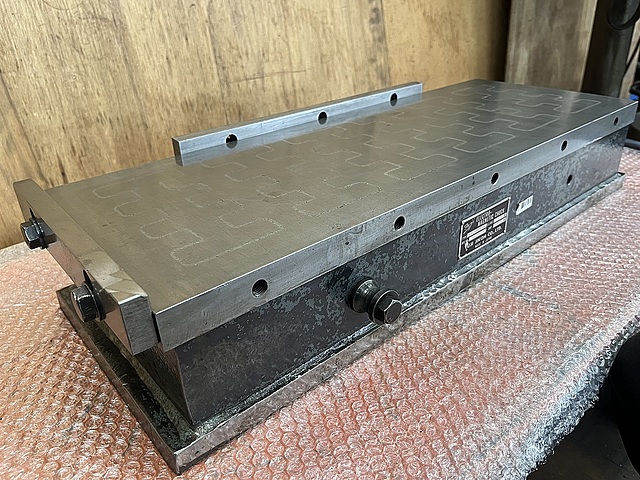 C187366 電磁チャック 富士磁工 SFA240×650_2
