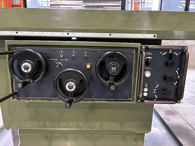 H020013 ＮＣ立フライス 牧野フライス製作所 AEV5-85_6