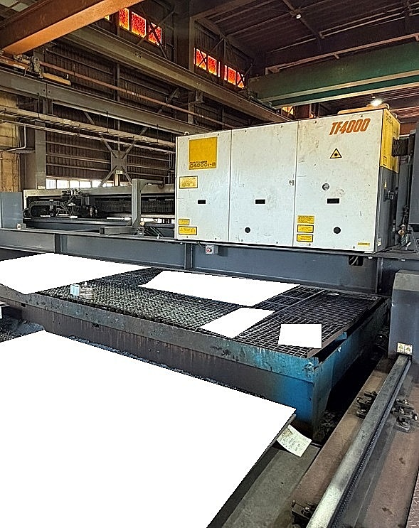 G006086 CO2レーザ切断機 日酸TANAKA LMRⅢ55L-TF4000