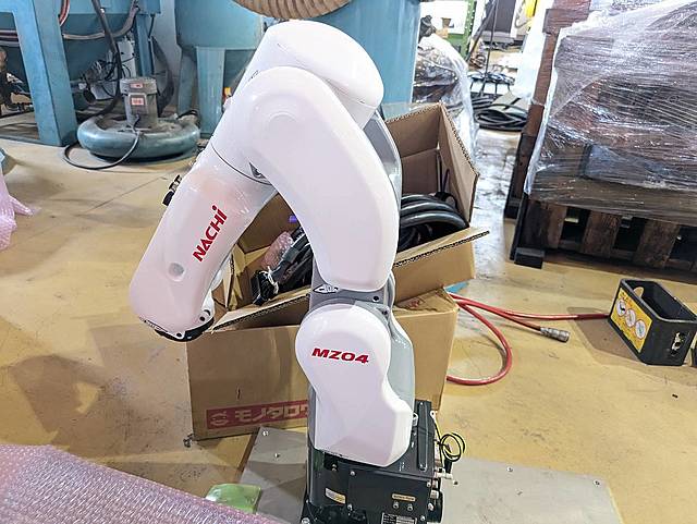P009332 ロボット 不二越 MZ04