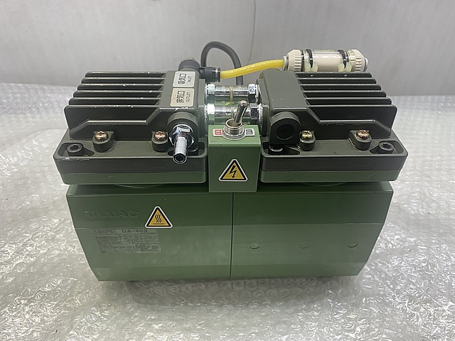 C188463 ドライ真空ポンプ ULVAC DA-40S_1