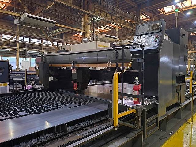 G006111 CO2レーザー切断機 日酸TANAKA LMRV30-TF4000